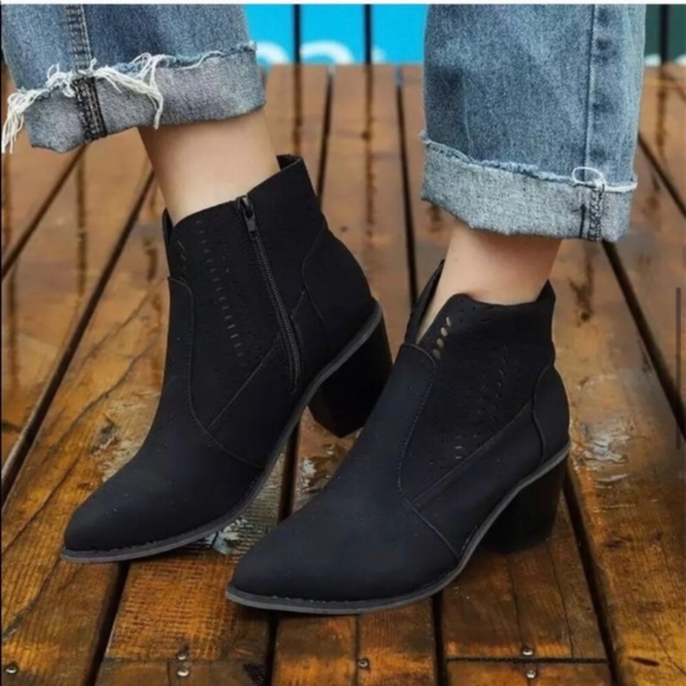 NWOT Black Boho Laser Cut Western Ankle Boots